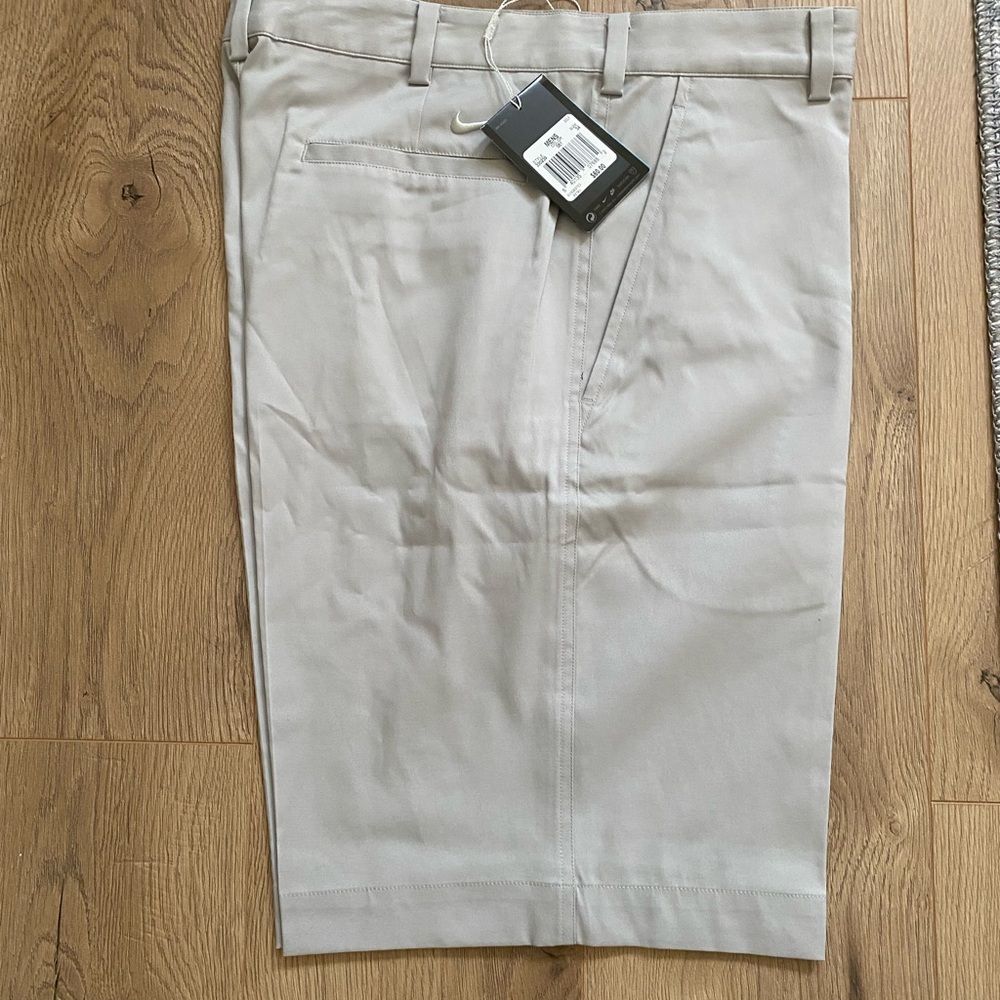 NWT! Nike Golf Flat Front Men’s Golf Shorts Dri-Fit Size 38